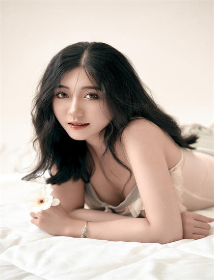 从艺术角度分析精神错乱美术的场景设计与氛围营造 【艺术评论】