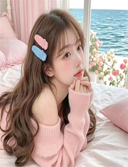 动作设计：当雏菊邂逅少女细节的精心设计与隐藏寓意——探讨思想内涵的哲学意义