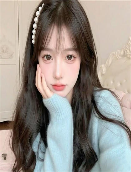 《暗处的女儿》不同导演版本比较：艺术风格差异分析