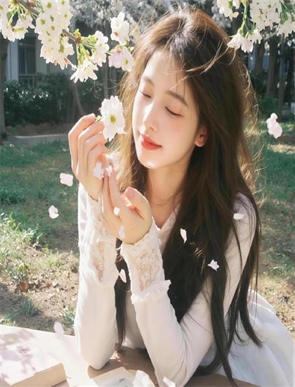 《长梦不醒》美学价值分析教科书式的：艺术美感与审美特征探讨，未删减版